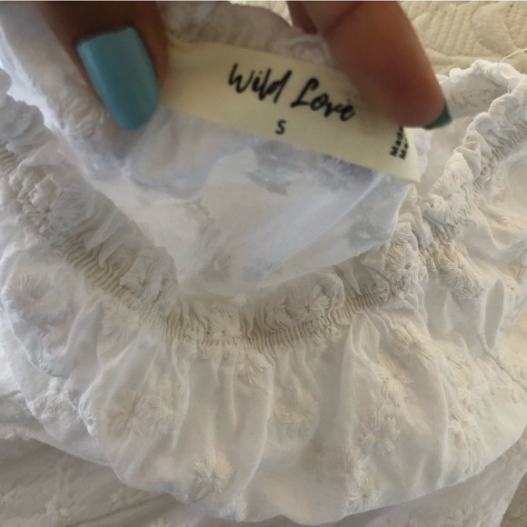 Juniors Small Wild Love White Blouse - Picture 2 of 2